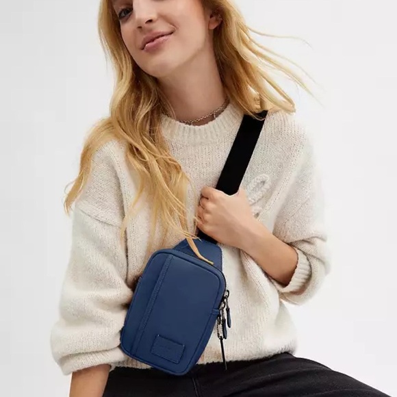 New with tag Coaxh Edge L Pack Blue Sling bag backpack - Picture 11 of 11